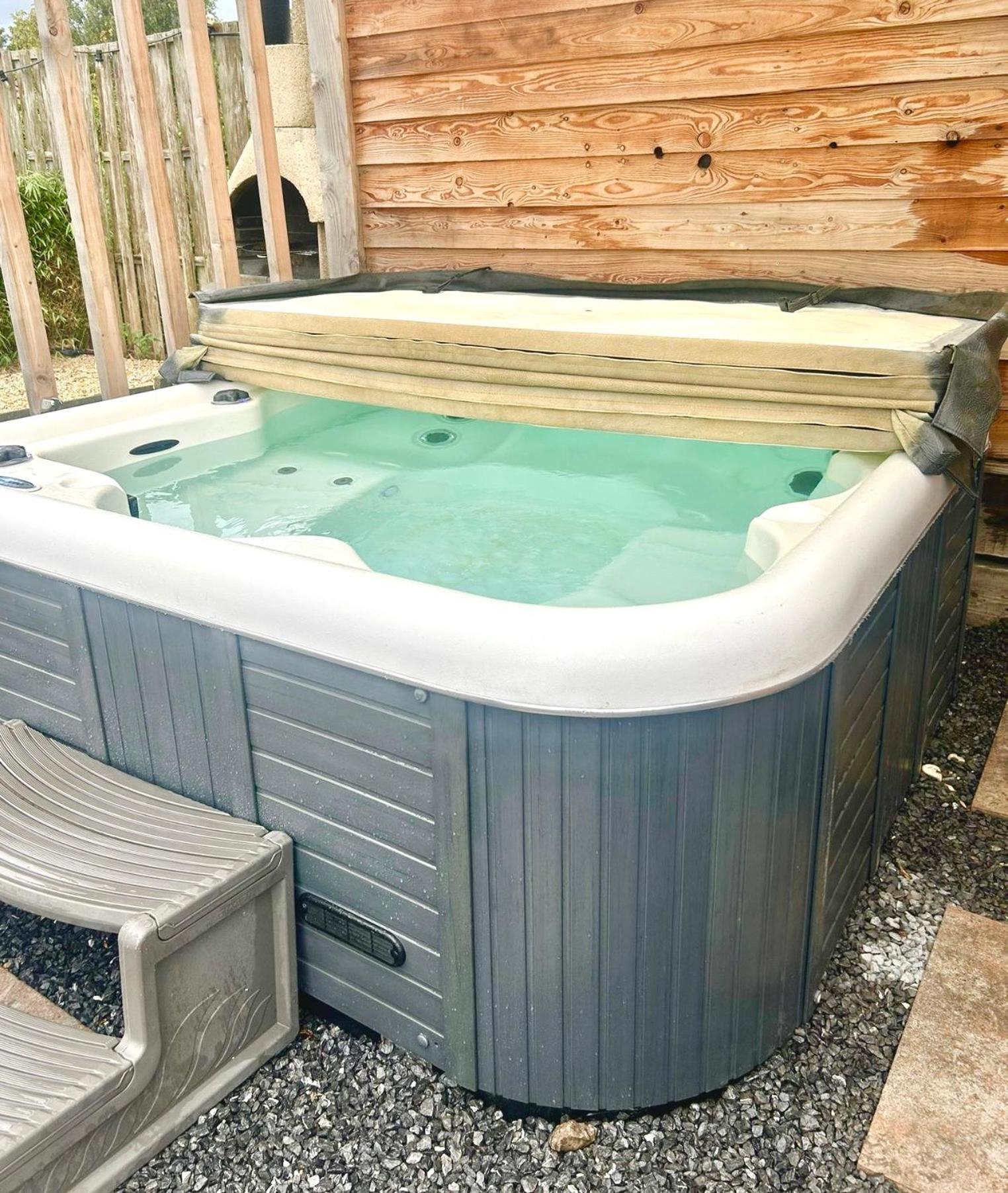 Wellness Bungalow With Jacuzzi &Sauna&Private Garden Near Amsterdam Vijfhuizen Exterior photo